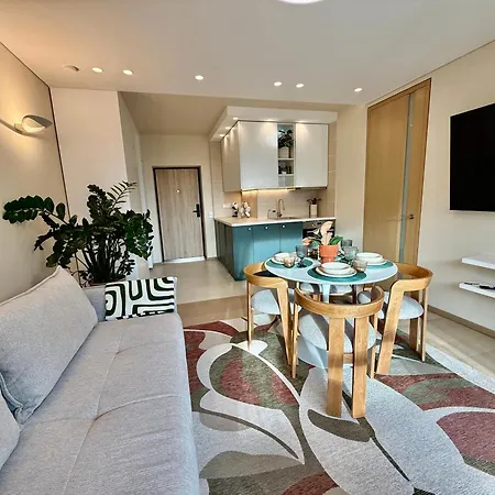 West Side Ii Apartment